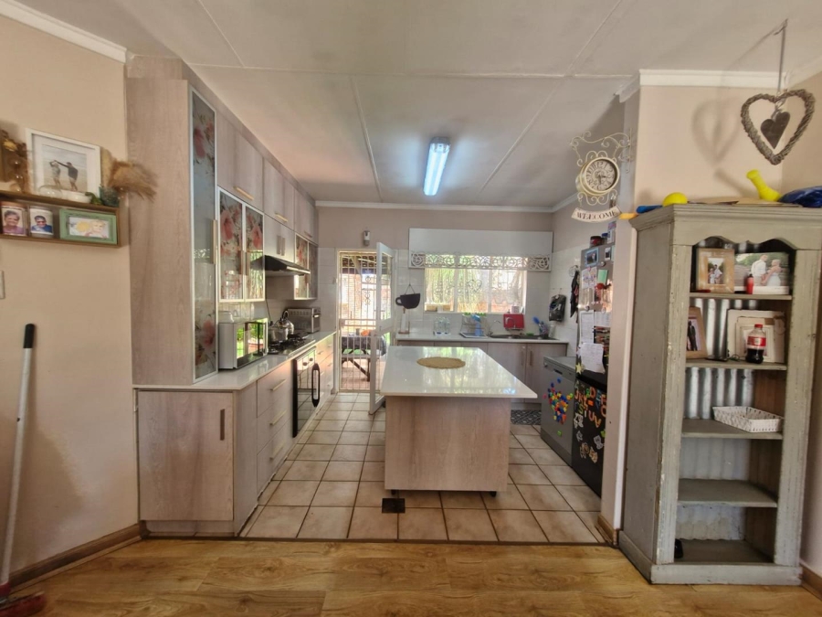 3 Bedroom Property for Sale in Rhodesdene Northern Cape